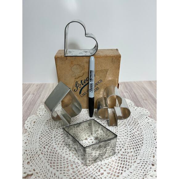 VTG ATECO Cake & Sandwich Cutters - Card Suits, Poker ♦️♣️♥️♠️ Bridge + Box - Picture 6 of 7